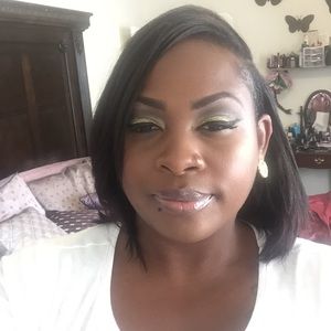 Meet your Posher, Alisha